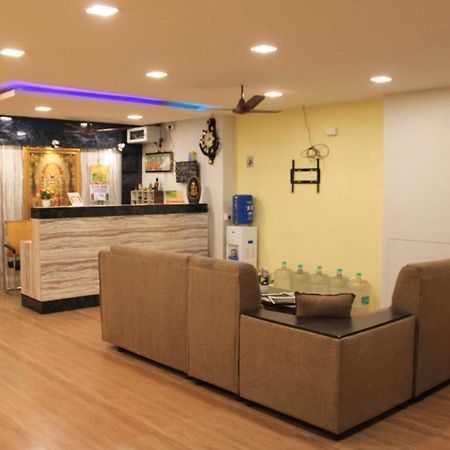 Hotel Adhi Residency - Cleanliness & Friendliness Room Vl Vardharaja Temple カーンチープラム エクステリア 写真