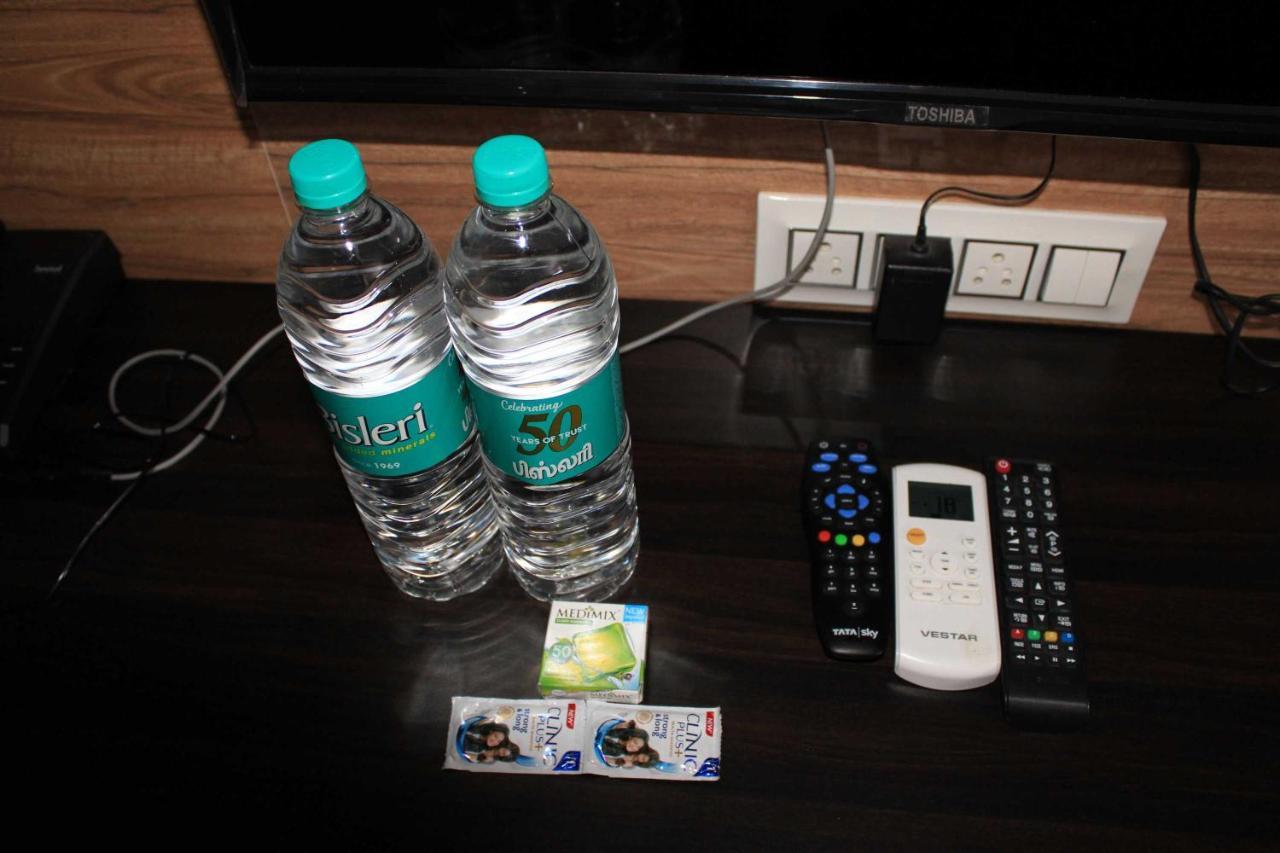 Hotel Adhi Residency - Cleanliness & Friendliness Room Vl Vardharaja Temple カーンチープラム エクステリア 写真