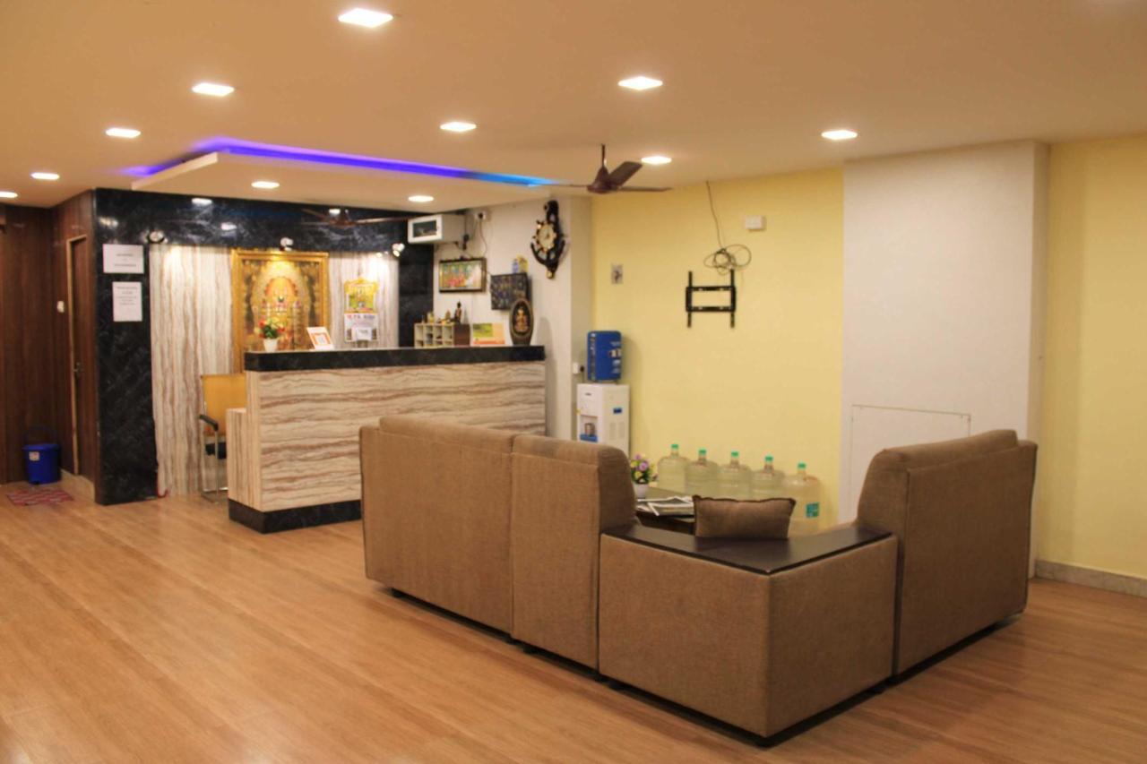 Hotel Adhi Residency - Cleanliness & Friendliness Room Vl Vardharaja Temple カーンチープラム エクステリア 写真
