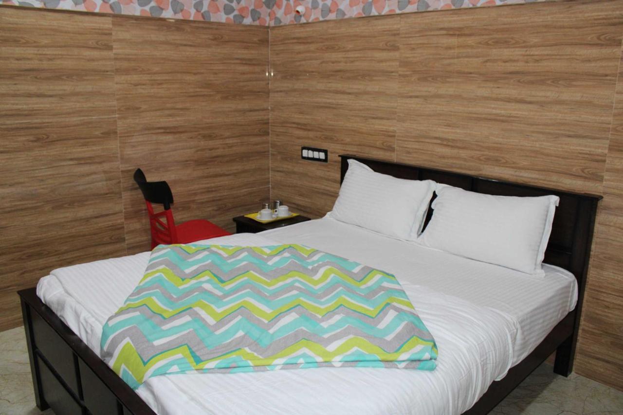 Hotel Adhi Residency - Cleanliness & Friendliness Room Vl Vardharaja Temple カーンチープラム エクステリア 写真